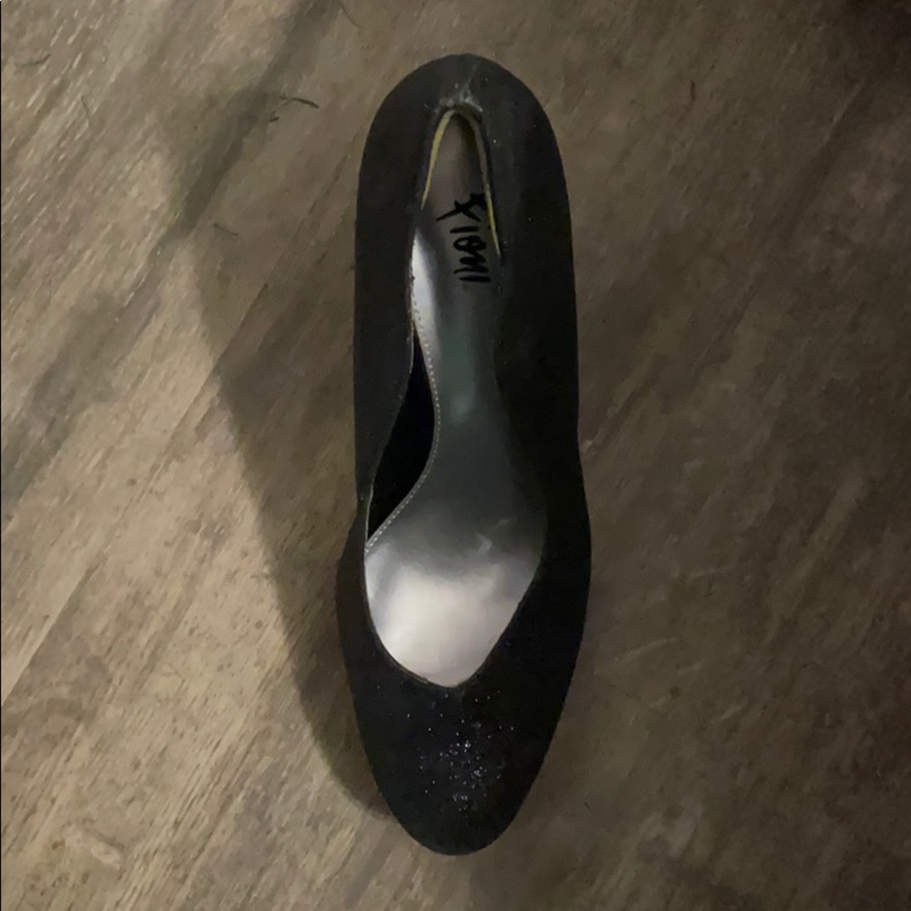Heels - Picture 2 of 2